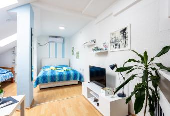 SB centar apartmani has Balcony rooms