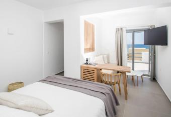 Oro Suites has Balcony rooms