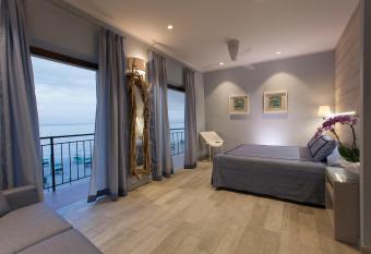 Boutique Hotel Ilio allows 18 year olds to book a room