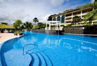 Gamboa Rainforest Reserve allows 18 year olds to book a room