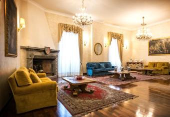 Grand Hotel Italia has Balcony rooms