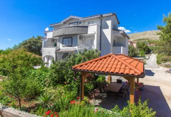 Apartmani Vesna has Balcony rooms