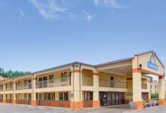 Days Inn by Wyndham Acworth has Smoking rooms
