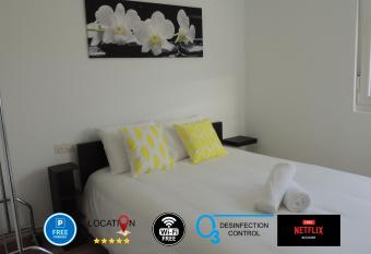 Precioso piso en Oviedo, Parking, Wifi y Netflix By DeLabra Apartments allows 18 year olds to book a room