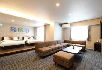 HOTEL COCON has Balcony rooms