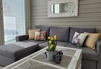 Rantahiekka B4 allows 18 year olds to book a room