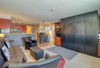 Silver Queen 7300 has Balcony rooms