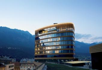 aDLERS Hotel Innsbruck allows 18 year olds to book a room