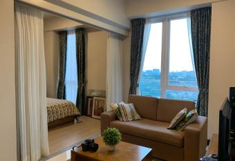 Mactan Newtown Deluxe Island Breeze allows 18 year olds to book a room