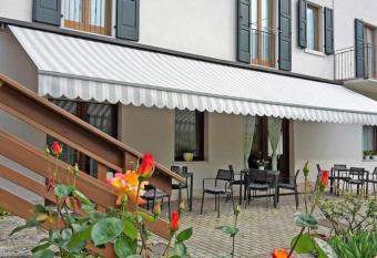 Hotel Garn   Delle Rose has Balcony rooms