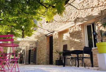 La Bastide des Arts allows 18 year olds to book a room