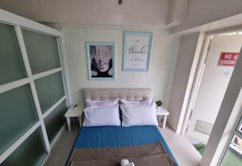 4 pax Tagaytay Prime Staycation WIFI NETFLIX and light cooking FREE VIEWDECK has Balcony rooms