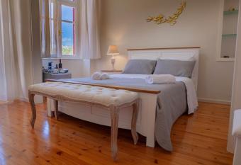 La Suite Blanche allows 18 year olds to book a room