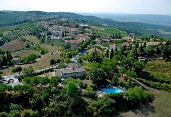 Albergo Il Colombaio allows 18 year olds to book a room