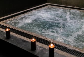 La Regalido has Balcony rooms