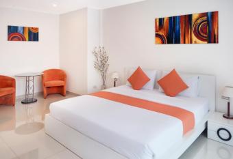 Sunny Beach Residence has Balcony rooms