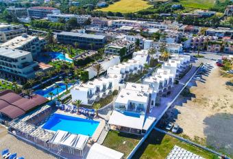 Adele Beach Hotel has Balcony rooms