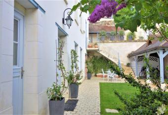 LA MAISON DE ROSE has Balcony rooms