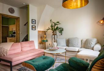 Castle View 2 allows 18 year olds to book a room