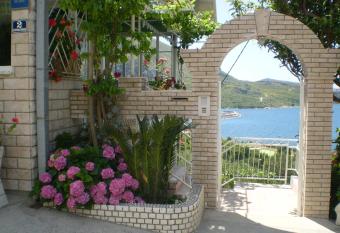 Apartmani Matija has Balcony rooms