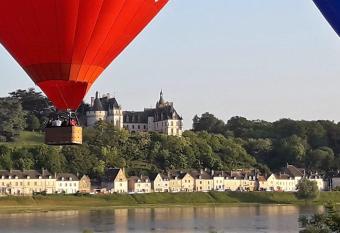 Le Motu Loire allows 18 year olds to book a room