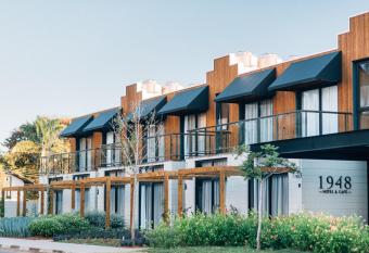 Hotel 1948 allows 18 year olds to book a room