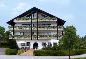 Hotel zum See garni has Balcony rooms