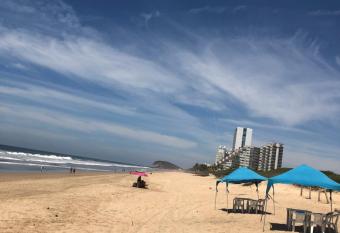 CASA EN PRIVADA FRENTE A LA PLAYA CON ALBERCA! allows 18 year olds to book a room