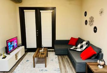 Apt Walkable to Towncenter - FREE Park - Pool - Gym has Balcony rooms