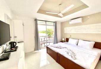 Oceana Boutique has Balcony rooms