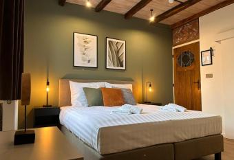 Hotel De Hoogmolen has Balcony rooms