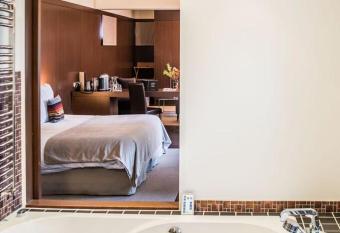 Les Pleiades H  tel-Spa-Restaurant has Balcony rooms