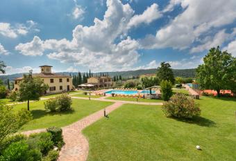 Relais La Pieve Vecchia allows 18 year olds to book a room