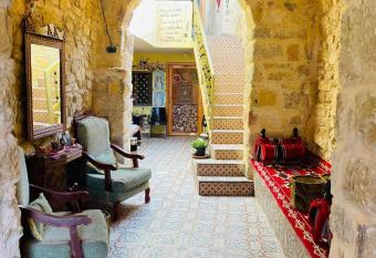 Dana Gate Lodge has Balcony rooms