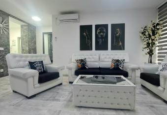 RELAX LUX apartman has Balcony rooms