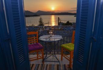 Aquarella    Dreamy view apartment in centre of Poros has Balcony rooms