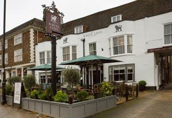 The White Lion allows 18 year olds to book a room