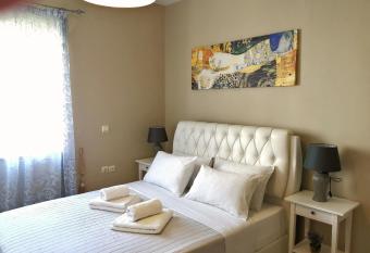 Odyseia Apartments at the Center of Chania has Balcony rooms