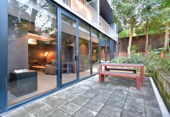 Riverview on Mount Street has rooms with a private hot tub