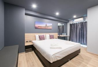 Oblique Apartment -                                                         has Balcony rooms