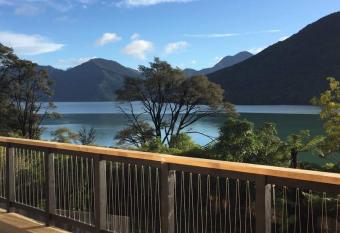 Marlborough Sounds Accommodation has Balcony rooms