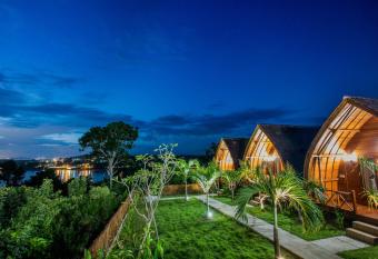 The Pandawa Hills Ceningan allows 18 year olds to book a room