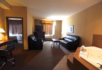 Lakeview Inns & Suites - Fort Nelson allows 18 year olds to book a room