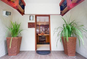 Erakor Island Resort & Spa has rooms with a private hot tub