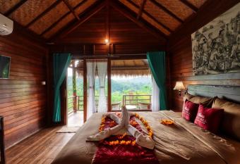 Ayu Hill Bungalows has Balcony rooms