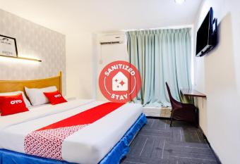 OYO 89652 Bjorn Boutique Hotel allows 18 year olds to book a room