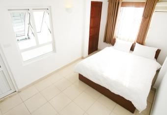 Bluebell Hotel allows 18 year olds to book a room