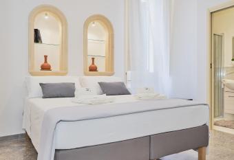 Dimora Casanello allows 18 year olds to book a room
