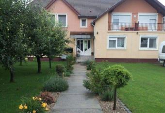 Pensiunea Coca has Balcony rooms