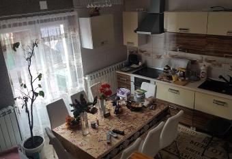 Casa Cojanu has rooms with a private hot tub